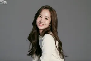 韩国美女明星朴敏英写真图片_11