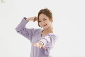 朴敏英露肩运动装性感写真图片_6