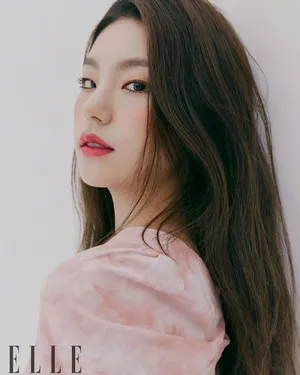 韩国女团ITZY杂志封面写真_5