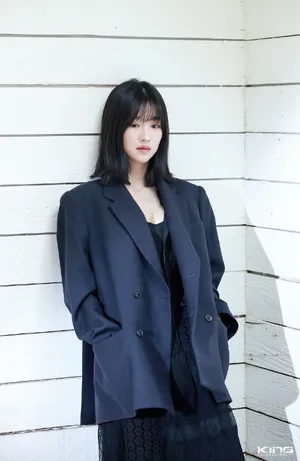 徐睿知性感杂志花絮照图片_6