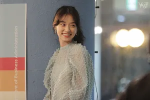 申度贤甜美生活照图片_8