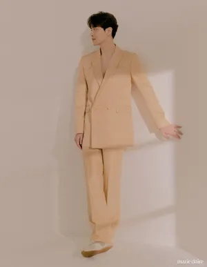 李俊赫MarieClaireKorea四月刊帅气写真_5