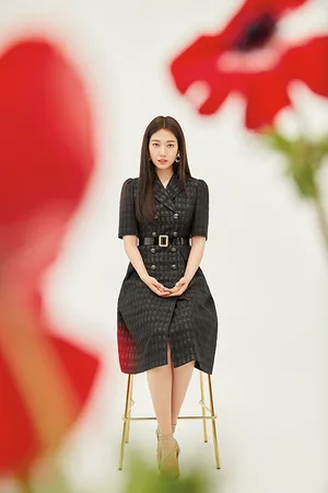 朴信惠品牌画报性感写真图片