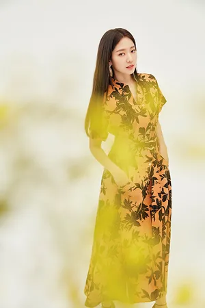 朴信惠品牌画报性感写真图片_1