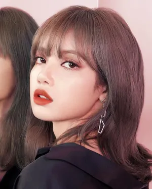 美女明星LISA魅惑性感写真图片_2