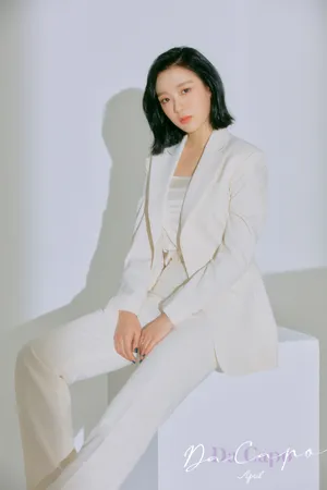April迷人性感预告照写真照图片_4
