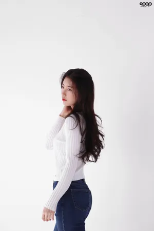 裴秀智杂志花絮照图片_10