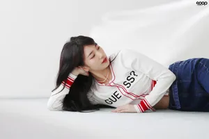 裴秀智恬静气质性感图片写真
