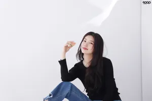 裴秀智恬静气质性感图片写真_5