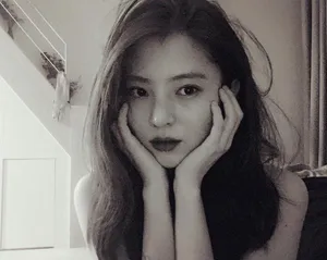韩素希精致养眼自拍照图片_4