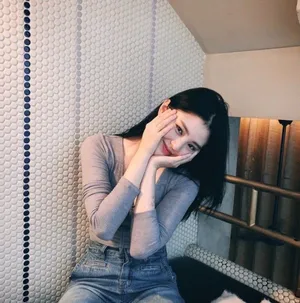 韩素希精致养眼自拍照图片_5