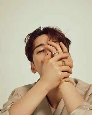 车银优MarieClaireKorea5月刊封面写真_5