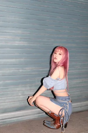 OHMYGIRL时尚性感写真图片_4