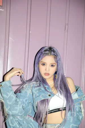 OHMYGIRL时尚性感写真图片_5