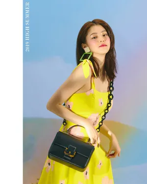 韩素希时尚杂志性感写真_5