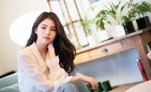 韩素希端庄气质性感图片