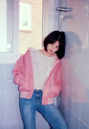 韩素希清爽短发性感写真图片_2