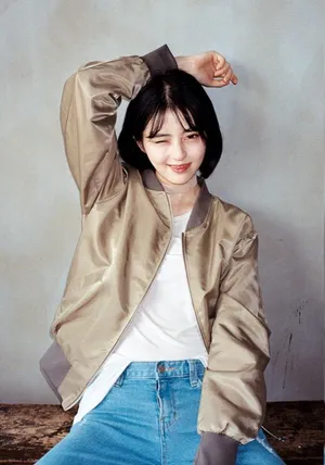 韩素希清爽短发性感写真图片_7