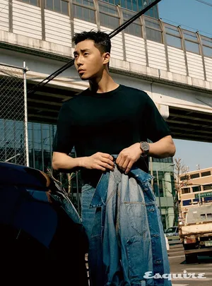 朴叙俊EsquireKorea5月刊写真第1张