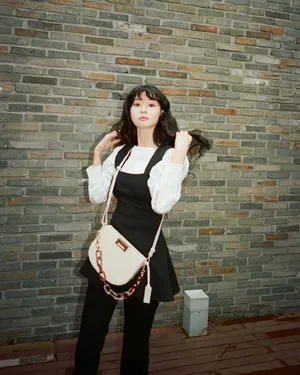 权娜拉Cosmopolitan封面写真图片_15