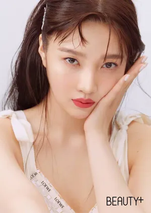 朴秀荣美妆画报性感写真图片