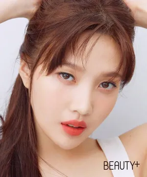 朴秀荣美妆画报性感写真图片_3