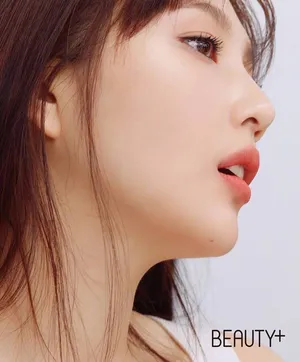 朴秀荣美妆画报性感写真图片_4