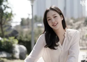 金高银秀气迷人甜美照片_6