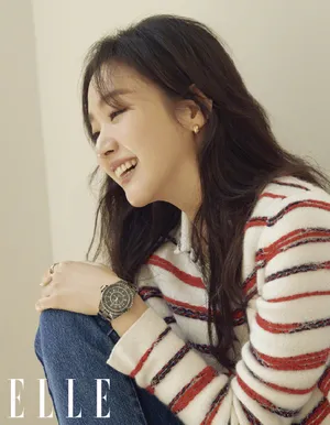 金高银百变风格性感写真图片_14