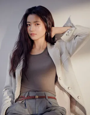 金泰梨2020春夏画报写真图片_2