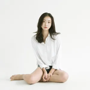 金多美白色衬衣清爽性感写真