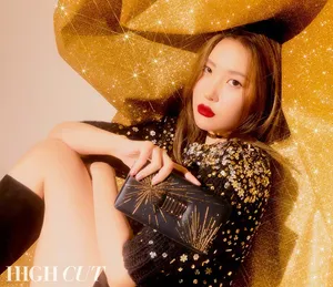 李宣美红唇性感写真图片_4