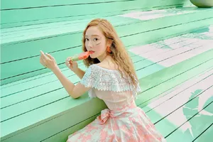 郑秀妍职场范性感写真图片_5