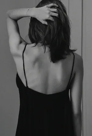 Lisa性感魅力黑白写真图片第1张