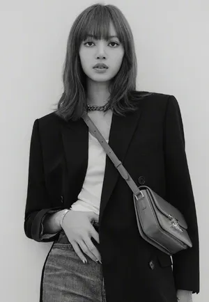 Lisa性感魅力黑白写真图片第1张