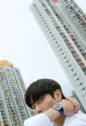 李民基帅气文艺写真图片_4