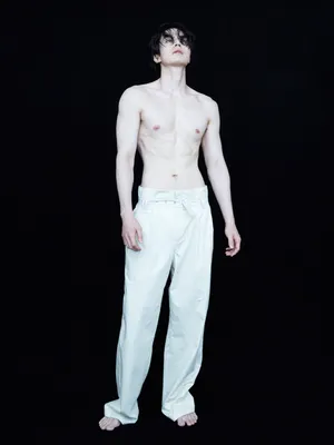 李栋旭性感黑白大片写真图片_7