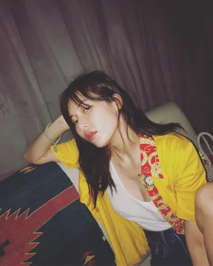 泫雅个性夜拍生活照图片_2