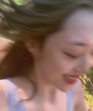 韩国女星崔雪莉生活照图片
