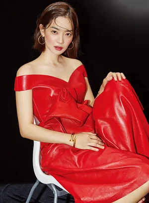 申敏儿性感妩媚写真图片