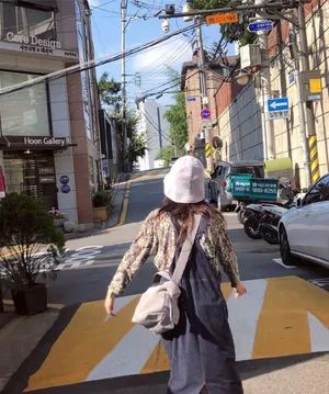 泫雅秋日街拍照图片_6