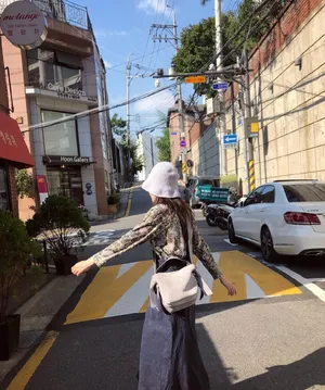 泫雅秋日街拍照图片_7
