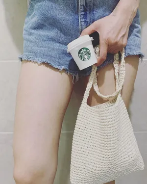 金泫雅牛仔短裤细长美腿性感图片_6