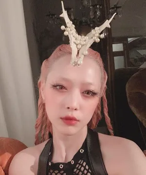 崔雪莉暗黑风MV造型图片_5