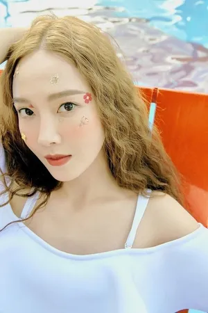 郑秀妍清爽精致画报写真图片_2
