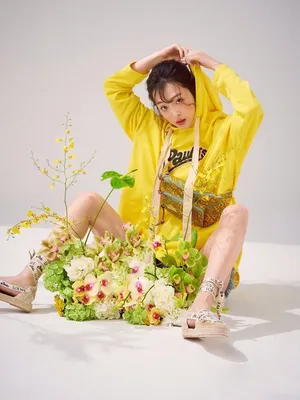 崔雪莉性感杂志大片写真图片第1张
