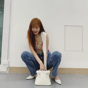 泫雅碎花吊带性感图片第1张