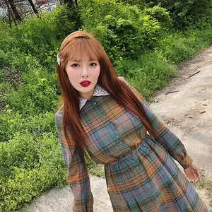 泫雅美艳动人户外清新照片_4