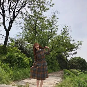 泫雅美艳动人户外清新照片_6