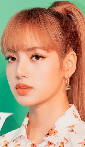 lisa清爽干练活动照图片